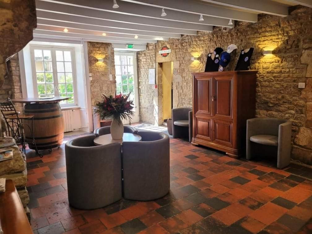 Auberge Le John Steele Sainte-Mere-Eglise Bagian luar foto